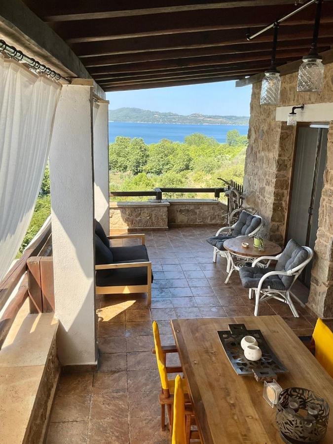 Stonehouse & Casa Al Sole E Al Mare Villa Nea Roda Dış mekan fotoğraf