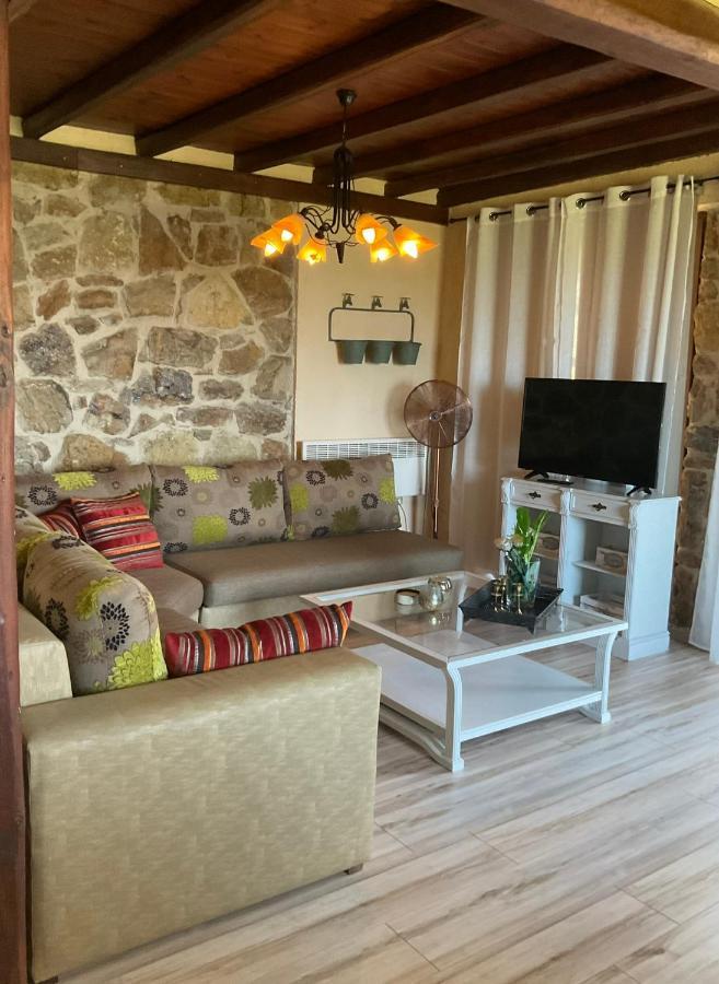 Stonehouse & Casa Al Sole E Al Mare Villa Nea Roda Dış mekan fotoğraf