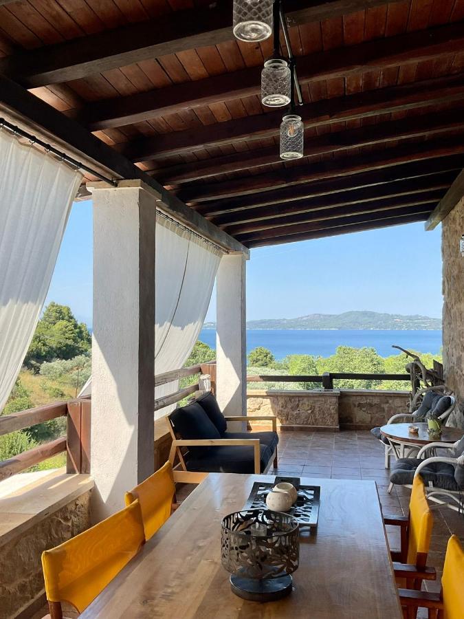 Stonehouse & Casa Al Sole E Al Mare Villa Nea Roda Dış mekan fotoğraf
