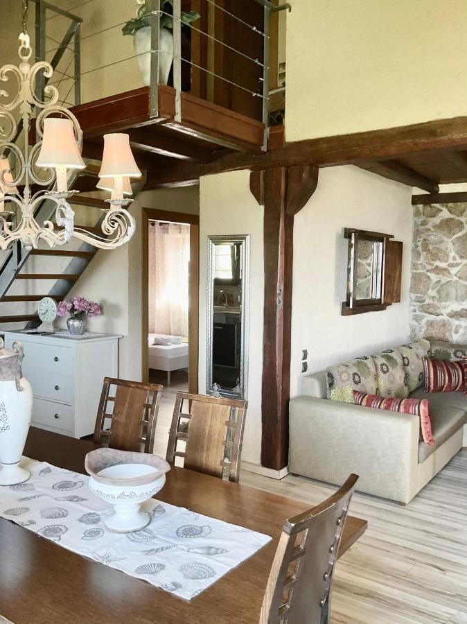 Stonehouse & Casa Al Sole E Al Mare Villa Nea Roda Dış mekan fotoğraf