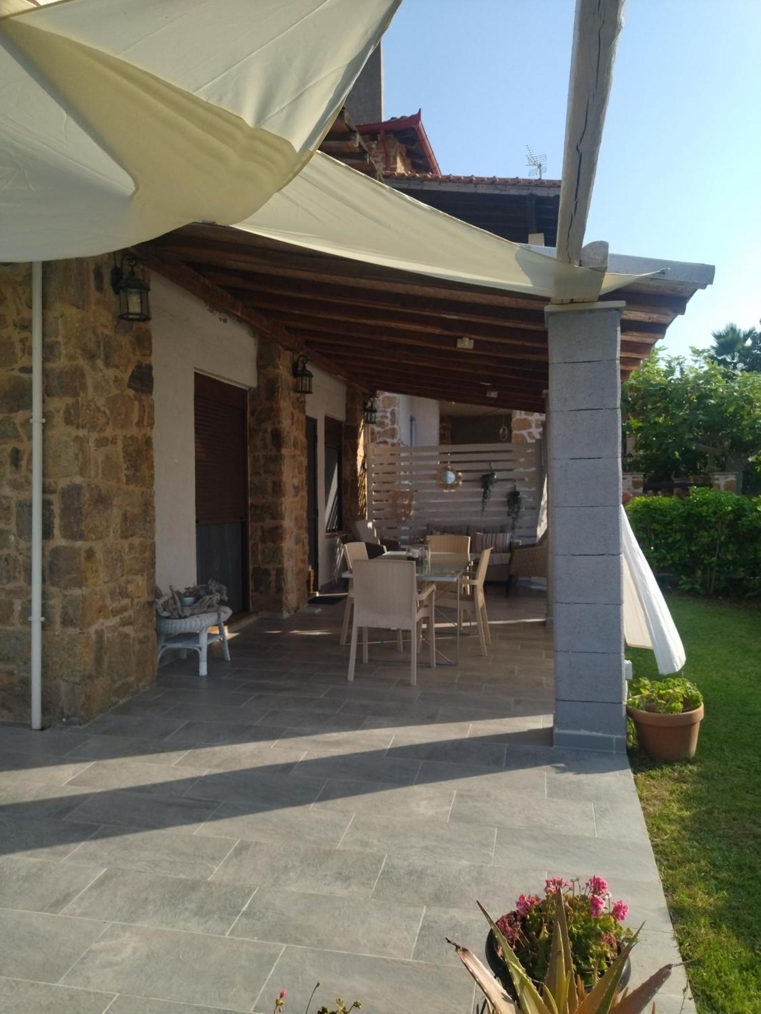 Stonehouse & Casa Al Sole E Al Mare Villa Nea Roda Dış mekan fotoğraf