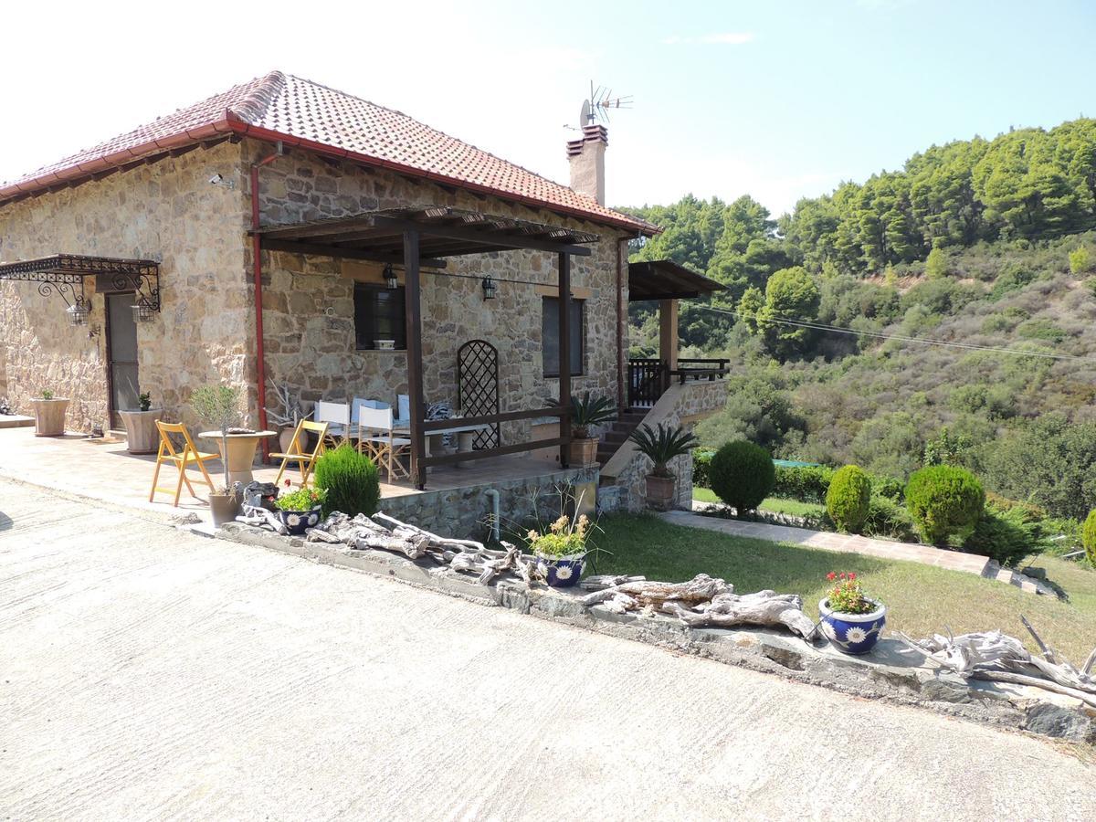 Stonehouse & Casa Al Sole E Al Mare Villa Nea Roda Dış mekan fotoğraf