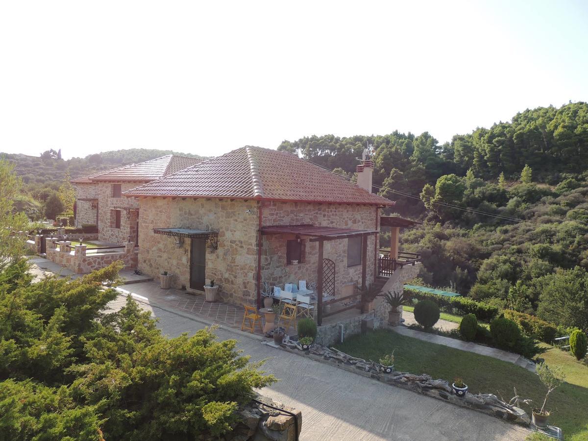 Stonehouse & Casa Al Sole E Al Mare Villa Nea Roda Dış mekan fotoğraf